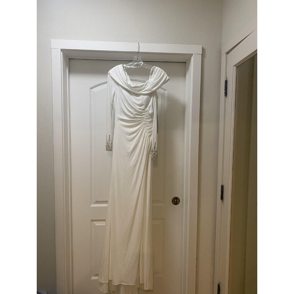 Mac Duggal 12231M Dress Womens Size 2 White Long Sleeve Ruched Gown Formal - Picture 2 of 6